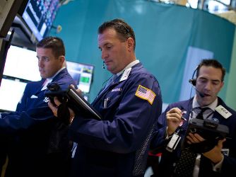 S&P 500 mất đà tăng do lo ngại lợi nhuận các tập đoàn