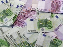 Euro giảm sâu sau khi Tây Ban Nha bị hạ tín nhiệm