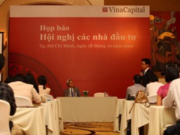 Ông Andy Ho: VinaCapital nhắm vào khu vực kinh tế hỗ trợ tiêu dùng