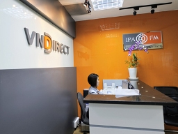 UBCK yêu cầu VNDirect tạm ngừng mở tài khoản ký quỹ