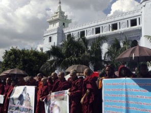 22.000 dân Myanmar phải tị nạn do xung đột tôn giáo