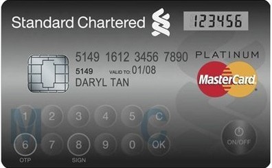 Thẻ tín dụng sắp có màn hình và bàn phím
