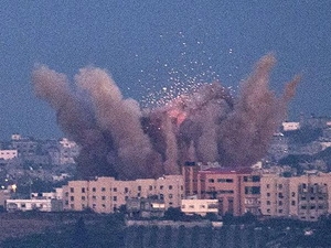 Israel tấn công trụ sở nội các Hamas ở Dải Gaza