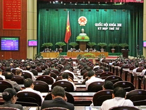 Các đại biểu Quốc hội biểu quyết thông qua 6 luật