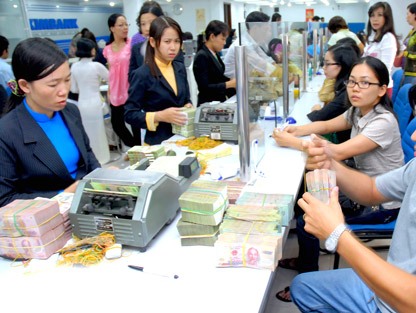 Ngân hàng không dám mạnh tay đòi nợ