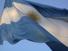 Fitch hạ xếp hạng tín nhiệm Argentina xuống gần mức vỡ nợ