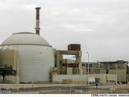 Iran nạp đầy nhiên liệu cho lò phản ứng hạt nhân duy nhất còn hoạt động
