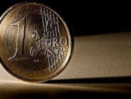 Niềm tin kinh tế eurozone cải thiện trong tháng 11
