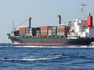 Ngành vận tải biển toàn cầu chìm trong khó khăn