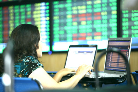 Thị trường tiếp tục tăng, VN-Index vượt 380 điểm