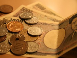Đồng yên lao dốc khi Nhật Bản thay đảng cầm quyền