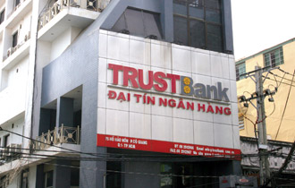 Tiền đâu mua Trustbank?