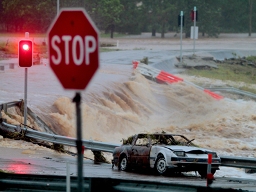 Australia mất hàng trăm triệu USD do lũ lụt