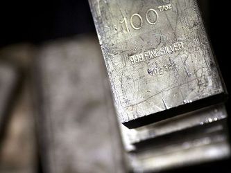 Nguồn cung bạch kim thế giới xuống thấp nhất 13 năm