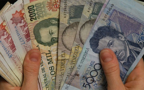 Venezuela phá giá đồng nội tệ