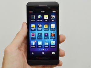 Giá thành sản xuất BlackBerry Z10 cao hơn iPhone 5