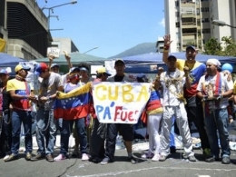 Phe đối lập Venezuela biểu tình đòi công khai tình hình sức khỏe của ông Chavez