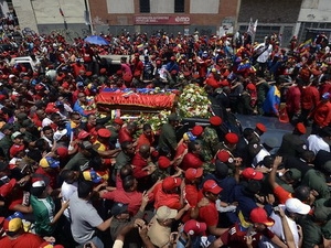 Hàng ngàn người dân Venezuela tiễn đưa di hài ông Chavez