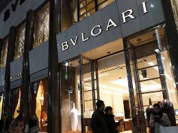 Louis Vuitton, Tiffany điêu đứng tại Nhật Bản vì yên giảm