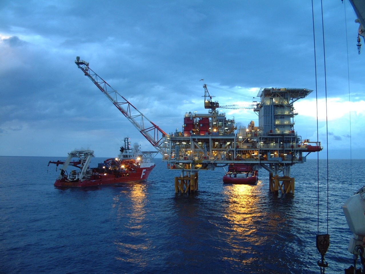 Angola muốn mở rộng hợp tác dầu khí với PVN