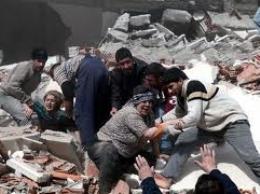 Động đất mạnh ở Iran: Gần 890 người bị thương vong