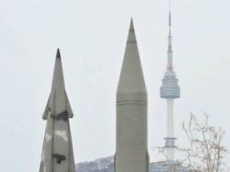 Triều Tiên ám chỉ sẽ sớm phóng tên lửa