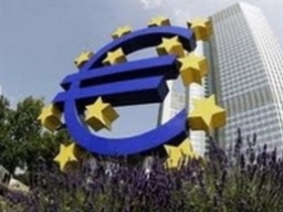 Thặng dư thương mại eurozone tháng 2 vượt dự báo