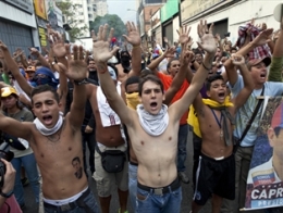 Phe đối lập Venezuela biểu tình đòi kiểm lại  phiếu bầu tổng thống