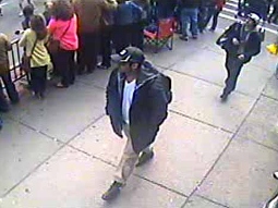 FBI công bố video, hình ảnh 2 nghi phạm vụ đánh bom ở Boston