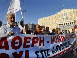 Hy Lạp thông qua dự luật cắt giảm 15.000 việc làm