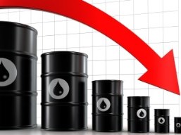 Giá dầu thô giảm do nguồn cung Mỹ tăng lên cao nhất 82 năm
