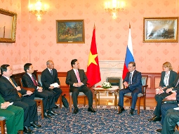Thủ tướng Nguyễn Tấn Dũng hội đàm với thủ tướng Nga Medvedev