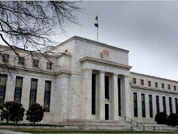 Tại sao Fed sợ phố Wall?