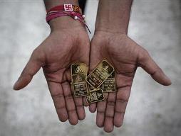 Giá vàng lao dốc vì tin Ấn Độ có thể ngừng nhập vàng?