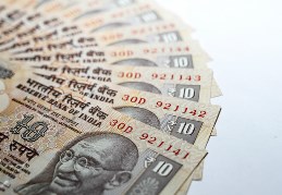 Đồng rupee của Ấn Độ mất giá mạnh nhất thế giới