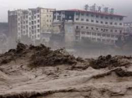 Lũ lụt kinh hoàng ở Trung Quốc, hàng trăm người thương vong