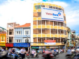 VietinBank tăng vốn: Đón sóng hay chống bão?