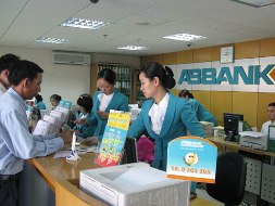 ABBank lợi nhuận trước thuế 6 tháng đạt 33% kế hoạch năm