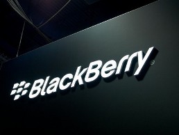 Chính phủ Canada sẽ không cứu BlackBerry