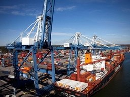 Thâm hụt thương mại Mỹ tăng trong tháng 7 do nhập khẩu phục hồi