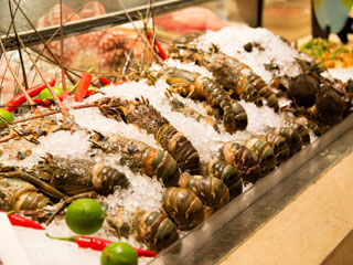 Tháng 9: Tiệc hải sản hấp dẫn tại khách sạn Niko - Sài Gòn