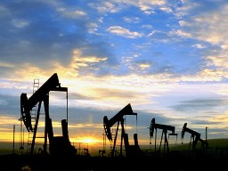 Giá dầu thô giảm do lo ngại gián đoạn cung từ Trung Đông dịu đi