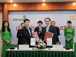 Vietcombank ký thỏa thuận hợp tác khung với Vietnam Post