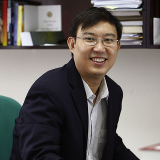 Tiến sĩ Nguyễn Xuân Thành: NHNN dùng sở hữu chéo để tái cấu trúc NHTM yếu kém