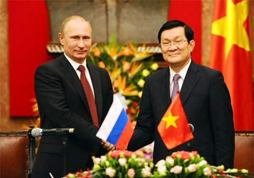 Việt - Nga ký hợp tác dầu khí, quốc phòng