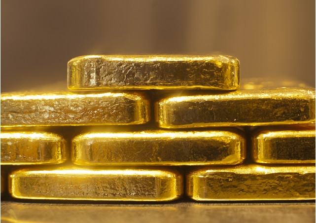 Giá vàng, quặng sắt dự kiến sẽ giảm 15% trong năm 2014