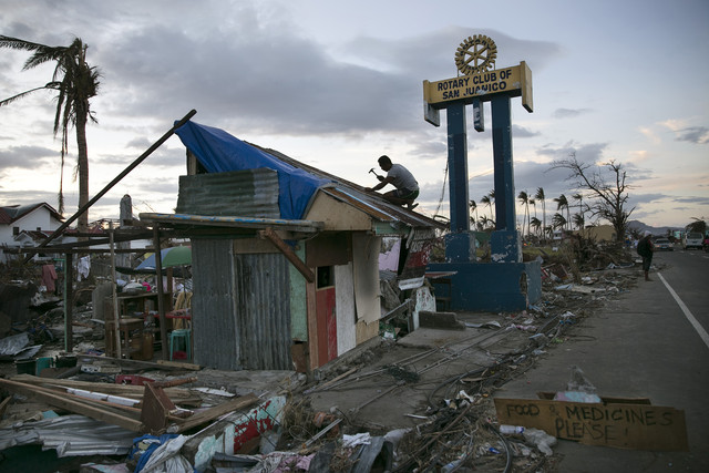 Kinh tế Philippines tăng trưởng chậm trong năm tới do ảnh hưởng của siêu bão Haiyan