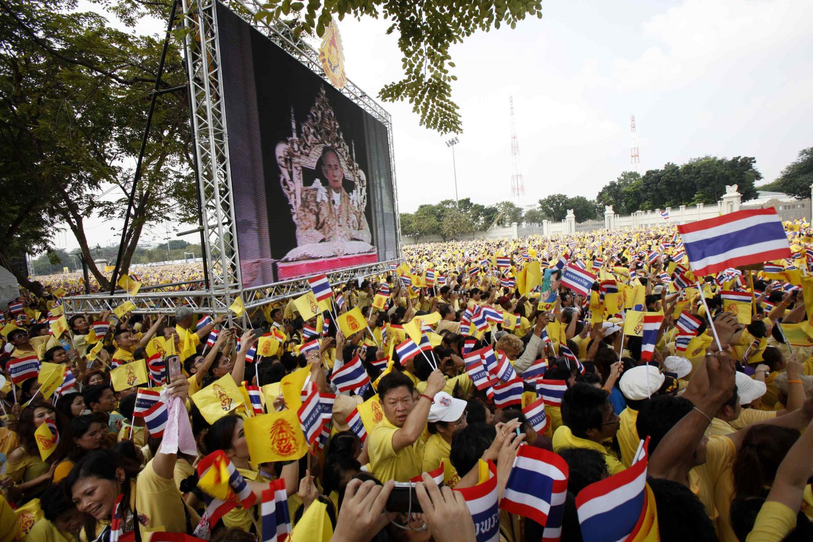 Thủ tướng Yingluck hoãn ba chuyến đi nước ngoài