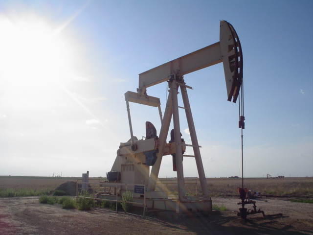 Giá dầu Brent giảm, thu hẹp khoảng cách chênh lệch giá với dầu WTI