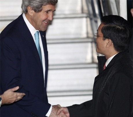 Ngoại trưởng Mỹ John Kerry tới Hà Nội